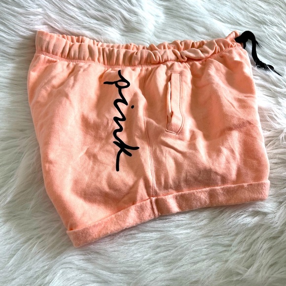 VS PINK Shorts - Picture 1 of 4